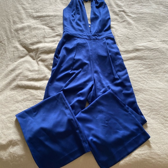 Sleeveless Halter Jumpsuit - Picture 8 of 8